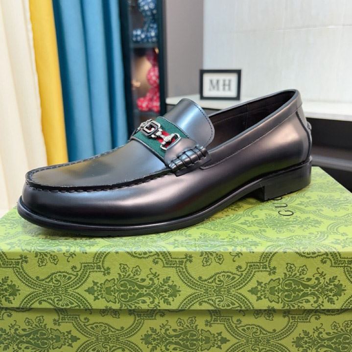 G*u*i leather shoes